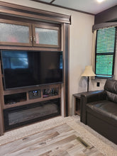 Load image into Gallery viewer, 2020 Keystone Retreat Trailer on site #80
