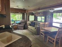 Load image into Gallery viewer, Trailer on Site #97
