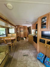 Load image into Gallery viewer, Trailer on Site #97
